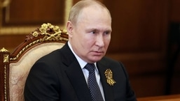 Em uma aparição recente, Putin foi visto com as pernas enroladas em um cobertor. 