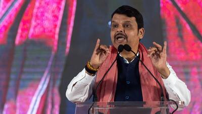 Devendra Fadnavis on Sunday attacked the Shiv Sena for “abandoning Hindutva” for the sake of power and compared the Uddhav Thackeray-led party to the Babri Masjid structure. (HT File)