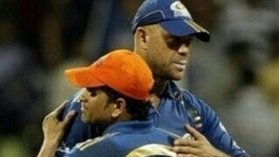 Tendulkar playing alongside Symonds in 2011 for Mumbai Indians. (Twitter) Tendulkar playing alongside Symonds in 2011 for Mumbai Indians. (Twitter)