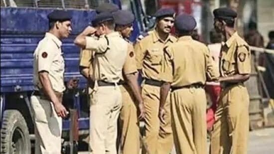 Four policemen were injured when some miscreants allegedly hurled bombs at a religious procession and attacked police personnel in West Bengal’s Murshidabad district on Sunday morning. (Image used for representation). (HT FILE PHOTO.)