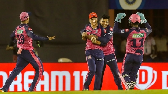  Riyan Parag and Jos Buttler of Rajasthan Royals celebrate after combining to take the catch of Krunal Pandya of Lucknow Super Giants(PTI)
