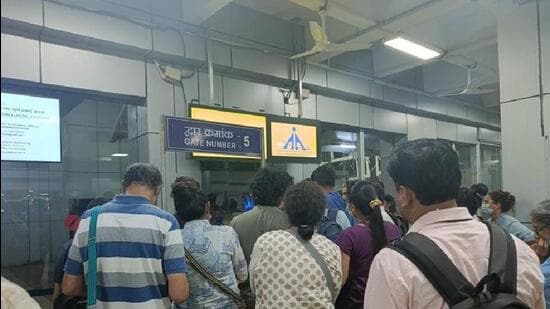 Flyers wait in plane for three hours as Pune-Bengaluru flight delayed