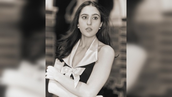 One of Bollywood's most celebrated designer Manish Malhotra dropped heart emojis on Sara Ali Khan's post.(Instagram/@saraalikhan95)