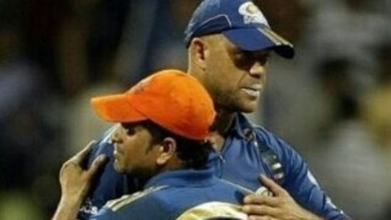 Tendulkar playing alongside Symonds in 2011 for Mumbai Indians.(Twitter)