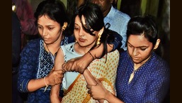 Yet another case was registered against Marathi actor Ketaki Chitale, this time by Pimpri-Chinchwad police, for using the signature term of Saint Tukaram, “Tuka Mhane”, while making alleged derogatory statements on social media. (HT PHOTO)