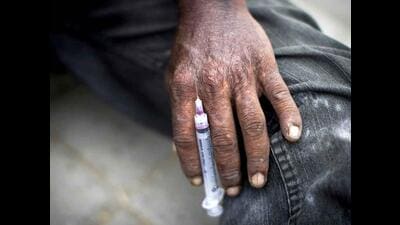 In the second case, police recovered 5 gm of intoxicant powder, suspected to be heroin, from Gagandeep Singh, a resident of Sohana, Mohali. (HT File Photo/for representation only)