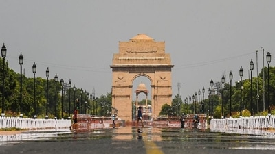 A mirage seen along Rajpath, as the temperature soared in New Delhi on May 24. The red category alert was issued for severe heatwave conditions on May 25 and 26. (Amal KS / HT Photo) A mirage seen along Rajpath, as the temperature soared in New Delhi on May 24. The red category alert was issued for severe heatwave conditions on May 25 and 26. (Amal KS / HT Photo)