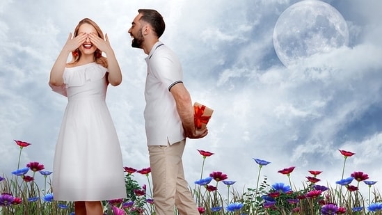 Daily Love and Relationship Horoscope 2022: Find out love predictions for May 17