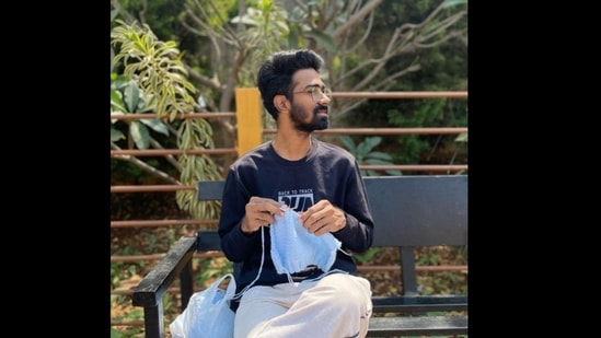 The man from Karnataka started knitting as a hobby to overcome anxiety and depression.&nbsp;(the_rough_hand_knitter/Instagram )