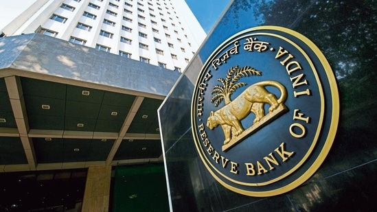 Without having to worry about managing the government’s borrowing costs, RBI can focus better on its primary mandate of maintaining price and financial stability.&nbsp;(Mint Archives)