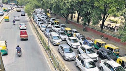 Commuters stranded in Mohali amid road closures caused by farmers’ protest. (HT Photo)