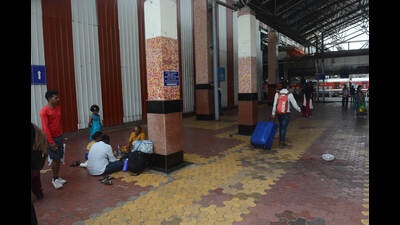 In a bid to avoid unwanted people at Pune railway station premises and platforms, during the ongoing summer vacations, the Pune railway division has decided to increase the platform ticket rate (HT FILE PHOTO)