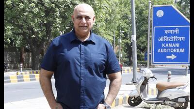 Bollywood actor Puneet Issar recently returned to the Delhi stage, with the play Mahabharat, produced by Felicity Theatre. (Photo: Shantanu Bhattacharya/HT)
