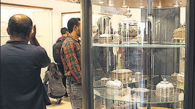 Zapurza museum of art and culture will be inaugurated by legendary flautist pandit Hariprasad Chaurasia in Pune on Thursday. (RAVINDRA JOSHI/HT) Zapurza museum of art and culture will be inaugurated by legendary flautist pandit Hariprasad Chaurasia in Pune on Thursday. (RAVINDRA JOSHI/HT)
