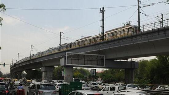 Gurugram, India - May 21, 2019: Metro service operations on the Yellow Line were hit at around 9:30 am due to the breakdown of overhead wires between Sultanpur station and Chattarpur Metro station, in Gurugram, India, on Tuesday, May 21, 2019. (Photo by Parveen Kumar / Hindustan Times) **Pic to go with Prayag Arora’s story**