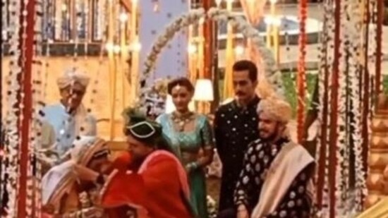 Anupamaa: Rupali Ganguly and Gaurav Khanna get married.