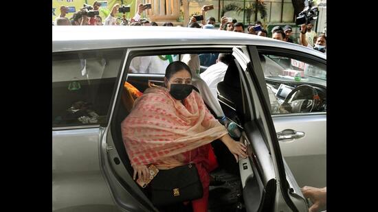 RJD MP Misa Bharti arrives at RJD office, in Patna on Tuesday. (Santosh Kumar/HT Photo)