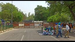 A view of the barricaded Yadavindra Public School roundabout in Mohali on Wednesday. Farmers awaited the outcome of the talks between Punjab chief minister Bhagwant Mann and their leaders in Chandigarh. (Ravi Kumar/HT)