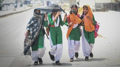 In terms of minimum temperature, Delhi recorded a low of 29.6°C – three notches above normal. (HT Photo) In terms of minimum temperature, Delhi recorded a low of 29.6°C – three notches above normal. (HT Photo)