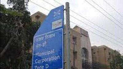 MLA (Ludhiana North) Madan Lal Bagga conducted a meeting with municipal corporation (MC) commissioner Shena Aggarwal regarding cleaning of Buddha Nullah. (HT FILE)