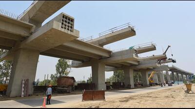 Construction work underway for the Pink line Metro extension project, at Burari. (Sanchit Khanna/HT) Construction work underway for the Pink line Metro extension project, at Burari. (Sanchit Khanna/HT)