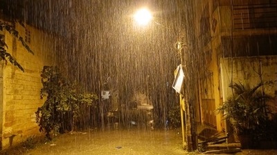 According to forecasts from the India Meteorological Department (IMD), Bengaluru is likely to get heavy rainfall for the next 4-5 days. According to forecasts from the India Meteorological Department (IMD), Bengaluru is likely to get heavy rainfall for the next 4-5 days.