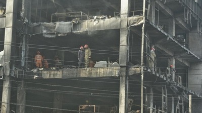 The Mundka fire is one of the worst fire incidents that Delhi has seen since the 2019 Anaj Mandi tragedy that claimed 43 lives. (Raj K Raj/Hindustan Times) The Mundka fire is one of the worst fire incidents that Delhi has seen since the 2019 Anaj Mandi tragedy that claimed 43 lives. (Raj K Raj/Hindustan Times)