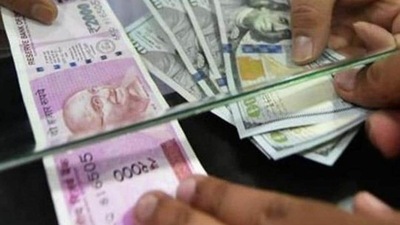 Rupee falls 16 paise to record low of 77.60 against USD (PTI)