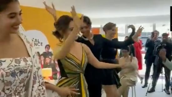 Pooja Hegde, Tamannaah Bhatia, Deepika Padukone, Urvashi Rautela dancing together at the Indian pavilion.