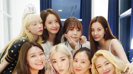 Girls' Generation members, Taeyeon, Sunny, Tiffany, Hyoyeon, Yuri, Sooyoung, Yoona and Seohyun in one frame.