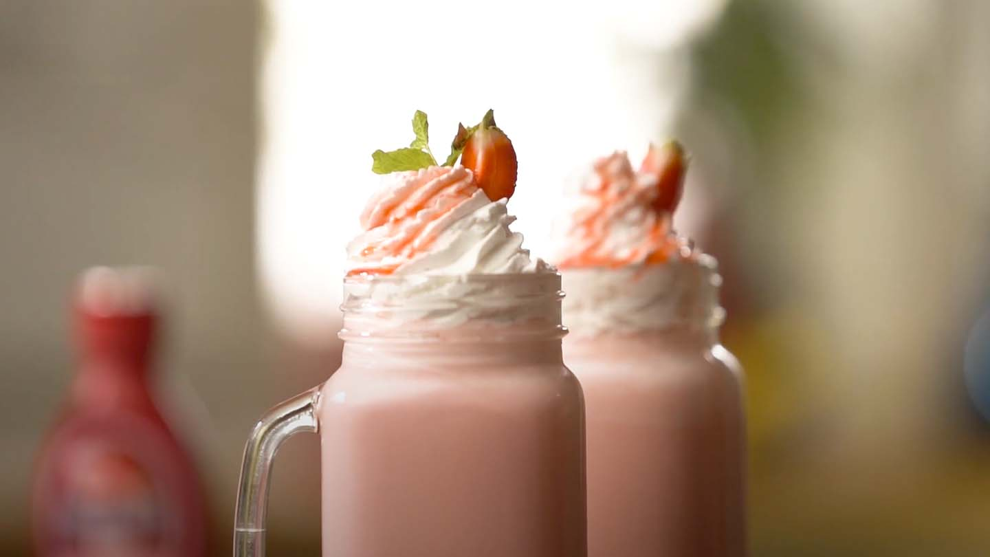 Double Strawberry Milkshake Recipe&nbsp;(Chef Ranveer Brar)