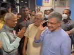 Union IT minister Ashwini Vaishnaw makes the first 5G call on a trial network. (Screengrab/Twitter video shared by Ashwini Vaishnaw) Union IT minister Ashwini Vaishnaw makes the first 5G call on a trial network. (Screengrab/Twitter video shared by Ashwini Vaishnaw)