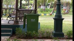 The green waste lying unattended at gardens and parks is becoming a civic issue. NMMC will provide bins like this one at NMMC garden at Vashi Sector 4 to collect green waste as a pilot project in Vashi ward and replicate in other nodes. (BACHCHAN KUMAR/HT PHOTO)