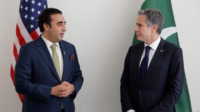 US Secretary of State Antony Blinken (R) meets with Pakistani Foreign Minister Bilawal Bhutto Zardari at United Nations headquarters in New York. (AFP)