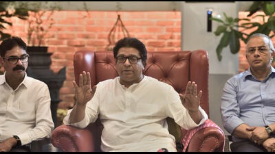 Raj is likely to attack his cousin and Maharashtra chief minister Uddhav Thackeray (Satish Bate/HT PHOTO) Raj is likely to attack his cousin and Maharashtra chief minister Uddhav Thackeray (Satish Bate/HT PHOTO)