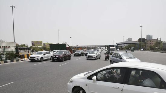Gurugram, India - May 19, 2022: A view of the Kherki Daula toll plaza, in Gurugram, India, on Thursday, May 19, 2022. Gurugram traffic police will start a three-day trial next week at Kherki Daula toll plaza where the design of an existing U-turn will be altered on NH 48. (Photo by Vipin Kumar/ Hindustan Times) **To go with Kartik’s story** (Hindustan Times) Gurugram, India - May 19, 2022: A view of the Kherki Daula toll plaza, in Gurugram, India, on Thursday, May 19, 2022. Gurugram traffic police will start a three-day trial next week at Kherki Daula toll plaza where the design of an existing U-turn will be altered on NH 48. (Photo by Vipin Kumar/ Hindustan Times) **To go with Kartik’s story** (Hindustan Times)