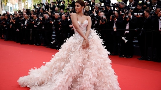 Pooja Hegde, Helly Shah, Tamannaah walk red carpet at Cannes Film Festival  | Bollywood - Hindustan Times