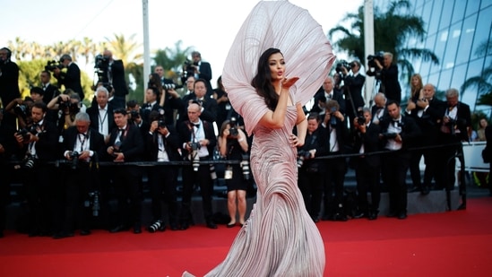 Aishwarya Rai Bachchan poses.&nbsp;(REUTERS)