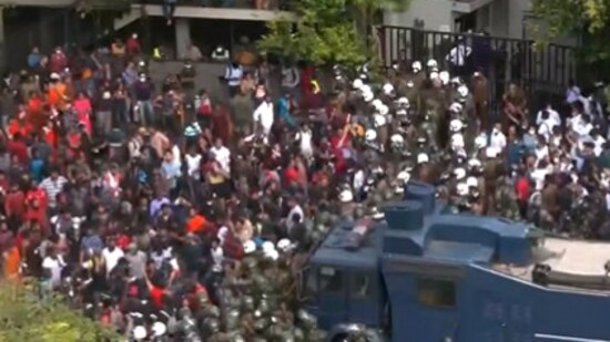 Massive protest outside Sri Lanka President Gotabaya's office amid crisis (ANI)