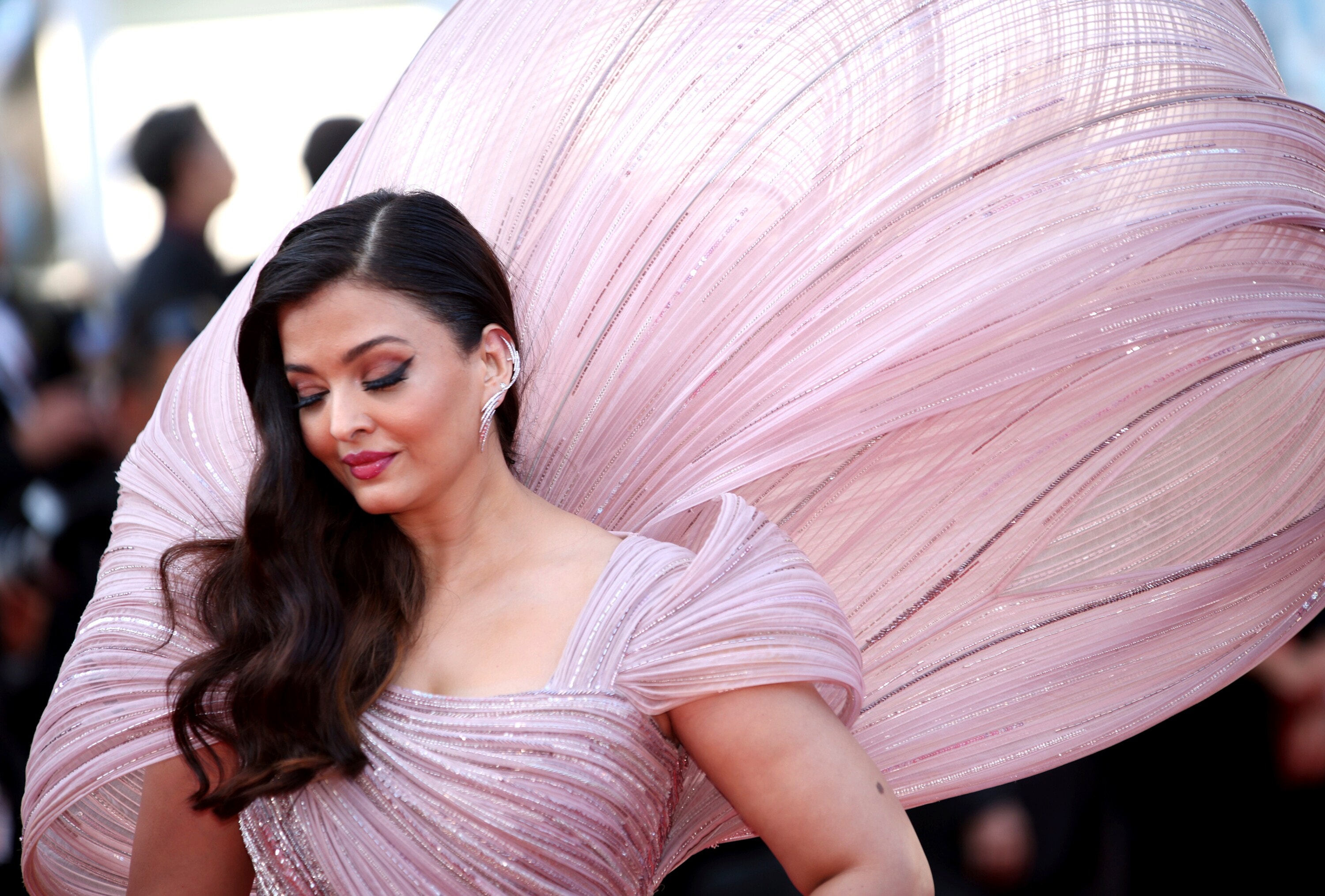 Aishwarya Rai Sparkles in Pink Waterfall Sequins Dress & Sandals at Cannes  L'Oréal Paris Anniversary Dinner
