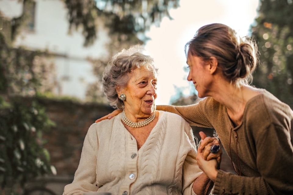 One of the things that can help patients of dementia, according to a study published in The National Institute for Dementia Education, is discussing past events with them (Pexels)