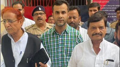 Upon his release, Azam Khan was greeted by his sons Abdullah and Adib, along with Pragatisheep Samajwadi Party president Shivpal Yadav. (HT Photo) Upon his release, Azam Khan was greeted by his sons Abdullah and Adib, along with Pragatisheep Samajwadi Party president Shivpal Yadav. (HT Photo)