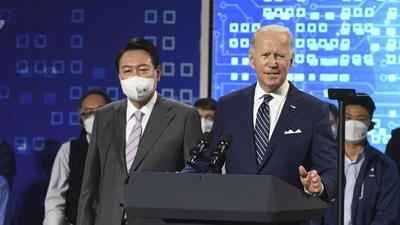 US President Joe Biden (right) speaks with South Korean President Yoon Suk-youl next to him during a press conference after a visit to the Samsung Electronic Pyeongtaek Campus, in Pyeongtaek, South Korea, on Friday, the first day of his trip to Asia. (AP) US President Joe Biden (right) speaks with South Korean President Yoon Suk-youl next to him during a press conference after a visit to the Samsung Electronic Pyeongtaek Campus, in Pyeongtaek, South Korea, on Friday, the first day of his trip to Asia. (AP)