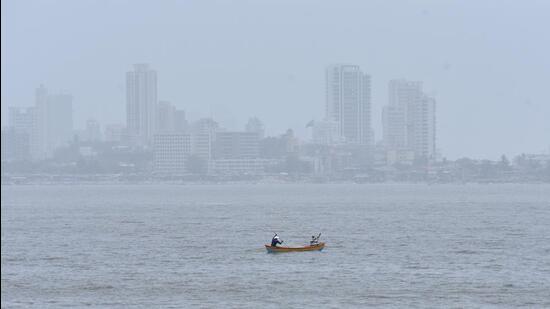 Mumbai’s air quality had last shown such deterioration in late February, when the third successive dust storm to affect Mumbai in one month had emerged from the west of the city on February 24 (Vijay Bate)