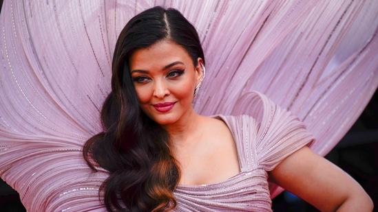 Aishwarya Rai Slays The Red Carpet in Pastel Pink Gown - Cannes 2022