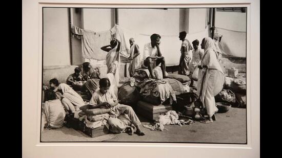 A photograph by Marc Riboud from 1956 Calcutta.