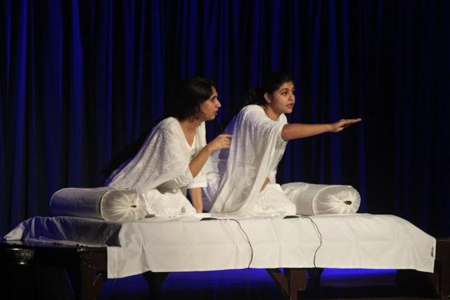 Ainie Farooqui(L) and Nusrat Ansari in performance. (Courtesy Mahmood Farooqui) Ainie Farooqui(L) and Nusrat Ansari in performance. (Courtesy Mahmood Farooqui)