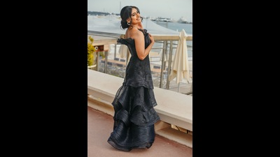 Niharika NM recently made her red carpet debut for World Influencer Blogger Awards (WIBA) at Festival de Cannes 2022 and won the Youth Icon-Entertainer of the Year. Niharika NM recently made her red carpet debut for World Influencer Blogger Awards (WIBA) at Festival de Cannes 2022 and won the Youth Icon-Entertainer of the Year.