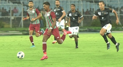 Still from the game between ATK Mohun Bagan and Bashundhara Kings. (Samir Jana/HT) Still from the game between ATK Mohun Bagan and Bashundhara Kings. (Samir Jana/HT)