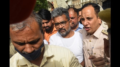 DU professor Ratan Lal at Tis Hazari court, on Saturday. (Sanchit Khanna/HT) DU professor Ratan Lal at Tis Hazari court, on Saturday. (Sanchit Khanna/HT)